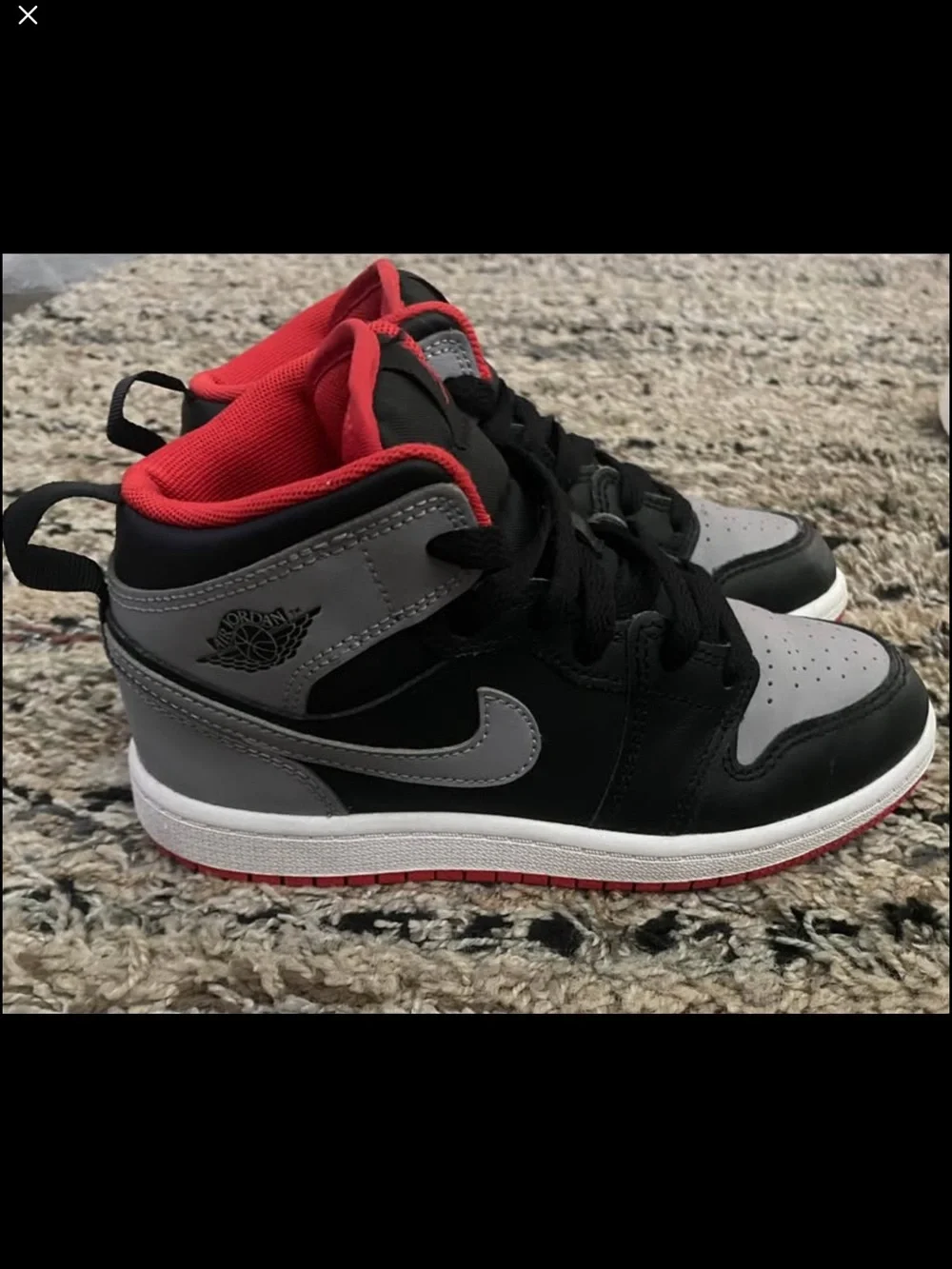 Jordan Kids Air Jordan 1 Mid Bred Shadow Sneakers. Size 1.5Y - Picture 1 of 2